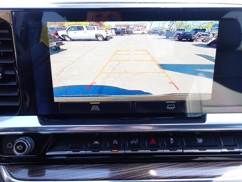 Used 2023 Chevrolet Silverado 1500 LT AWD/4WD image 43