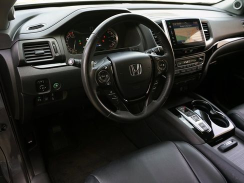 Used 2016 Honda Pilot Touring image 2