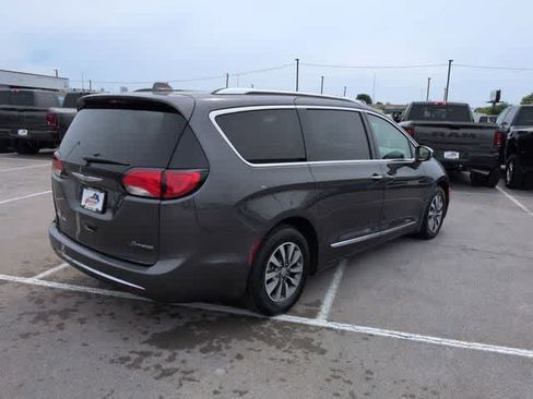 Used 2020 Chrysler Pacifica Limited w/ Advanced Safetytec Group FWD image 8