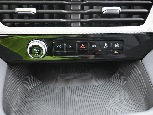 New 2026 Ford Explorer Active w/ Active Comfort Package image 11