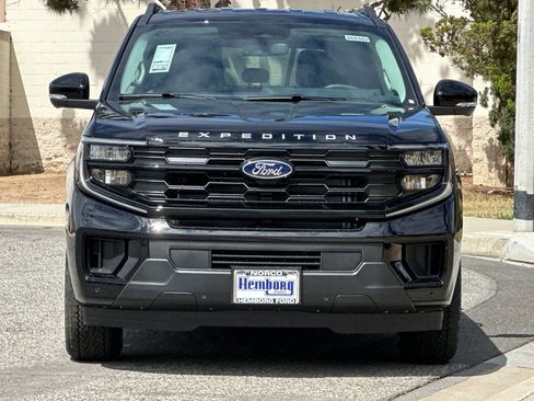 New 2026 Ford Expedition Active RWD image 9