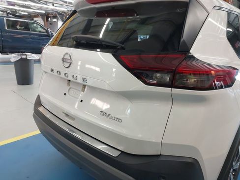 Used 2023 Nissan Rogue SV AWD/4WD image 22