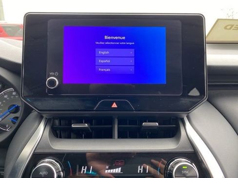 Certified 2024 Toyota Venza LE image 8