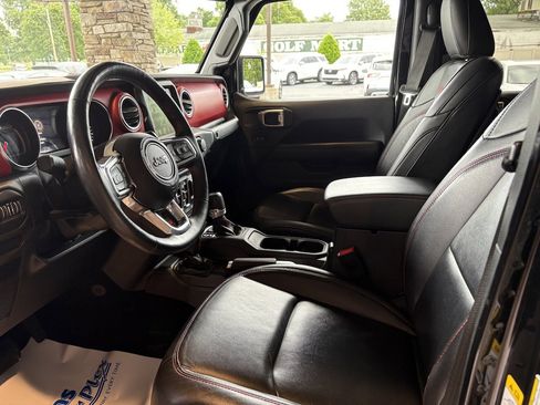 Used 2020 Jeep Gladiator Rubicon AWD/4WD image 2