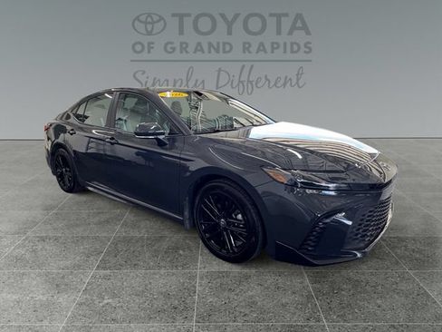Certified 2026 Toyota Camry SE w/ Convenience Package FWD image 1