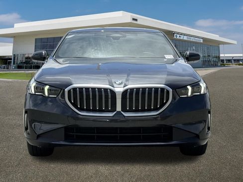 Certified 2024 BMW 530i w/ Premium Package RWD image 3