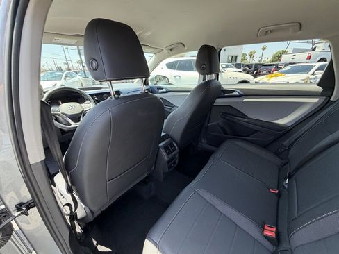 Used 2024 Volkswagen Taos SE FWD image 22
