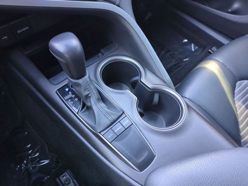 Used 2022 Toyota Camry SE w/ Carpet Mat Package (TMS) FWD image 12