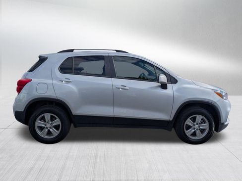 Used 2022 Chevrolet Trax LT w/ LT Convenience Package AWD/4WD image 6