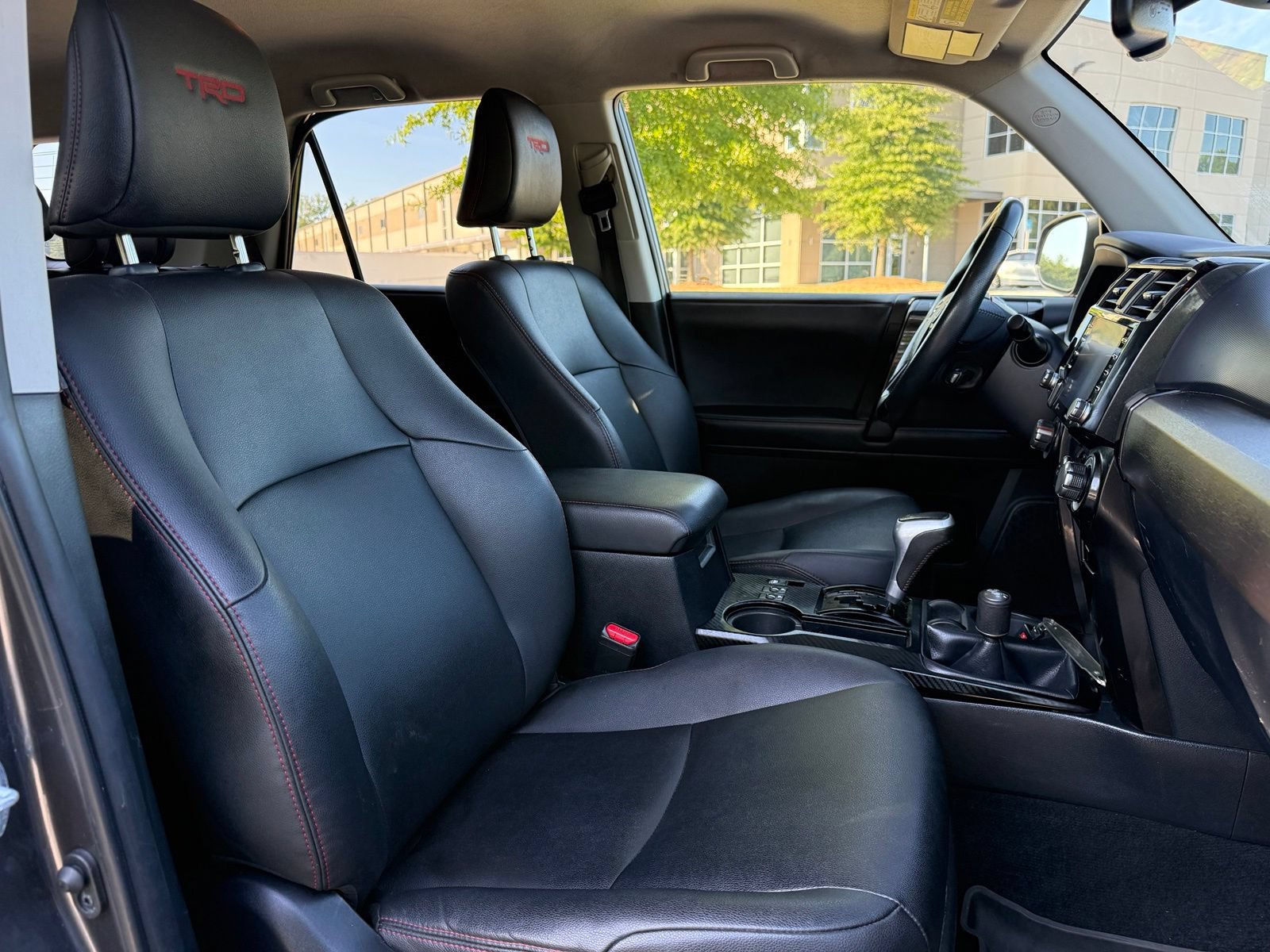 Used 2020 Toyota 4Runner TRD Off-Road Premium AWD/4WD image 37
