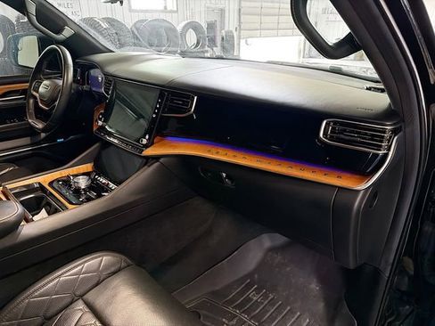 Used 2022 Jeep Grand Wagoneer Series III image 12