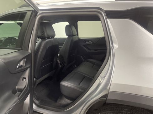 Used 2025 Chevrolet Equinox LT w/ Convenience Package II image 13