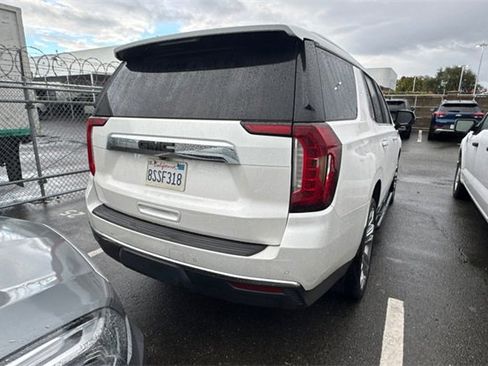 Used 2021 GMC Yukon SLT w/ SLT Luxury Plus Package image 3