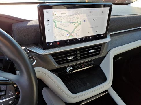 Certified 2025 Ford Explorer Platinum w/ Ultimate Package image 15