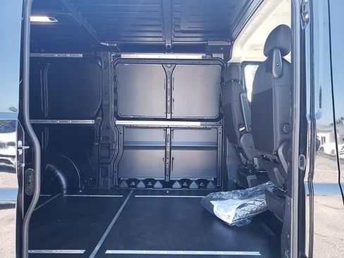 New 2024 RAM ProMaster 2500 w/ Quick Order Package 22G SLT image 15