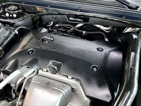 Used 2019 Chevrolet Malibu Premier w/ Sun and Wheel Package FWD image 31