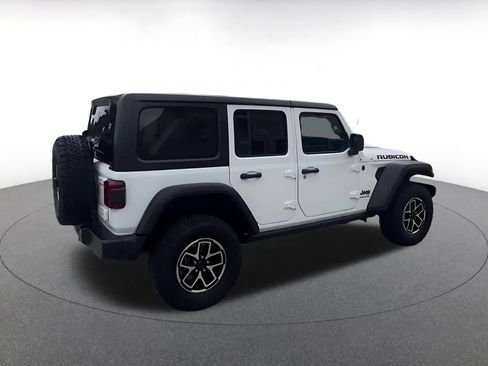 Used 2025 Jeep Wrangler Unlimited Rubicon AWD/4WD image 12