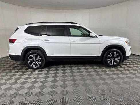 Certified 2026 Volkswagen Atlas SE AWD/4WD image 2