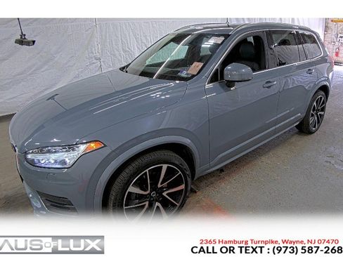 Used 2020 Volvo XC90 T6 Momentum w/ Protection Package Premier AWD/4WD image 4