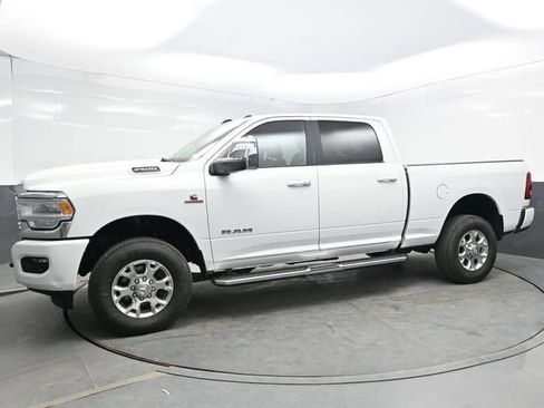 Used 2024 RAM 2500 Laramie AWD/4WD image 3