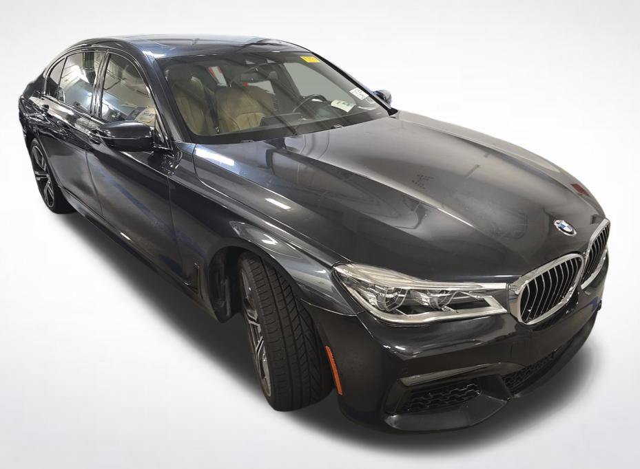 Used 2018 BMW 750i xDrive AWD/4WD image 15
