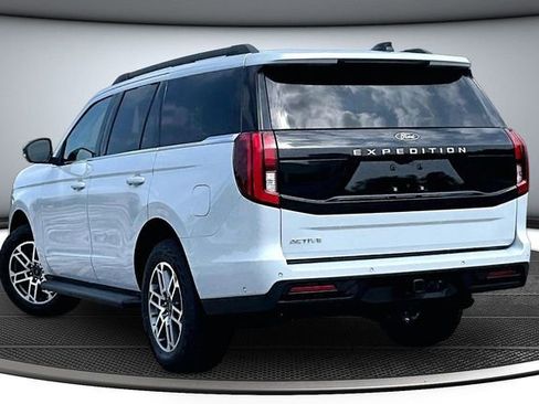 Used 2025 Ford Expedition Active AWD/4WD image 4