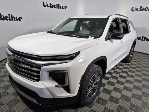 New 2026 Chevrolet Traverse LT w/ Driver Confidence Package image 3