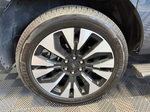 Used 2025 Ford Expedition Max Platinum w/ Driver's Package AWD/4WD image 45