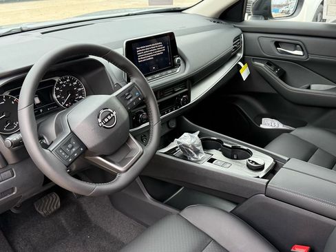 New 2026 Nissan Rogue SV image 8