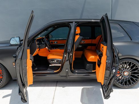 Used 2021 Rolls-Royce Cullinan AWD/4WD image 49