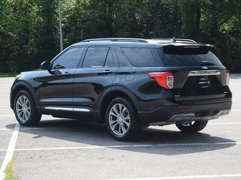 Used 2023 Ford Explorer XLT w/ Equipment Group 202A AWD/4WD image 25