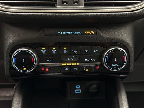 Used 2022 Ford Escape SEL image 21