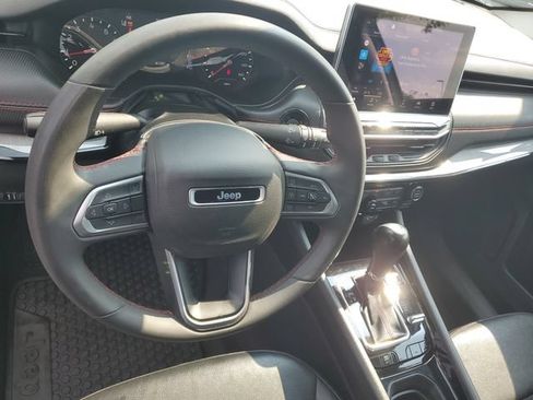 Used 2022 Jeep Compass Trailhawk AWD/4WD image 18