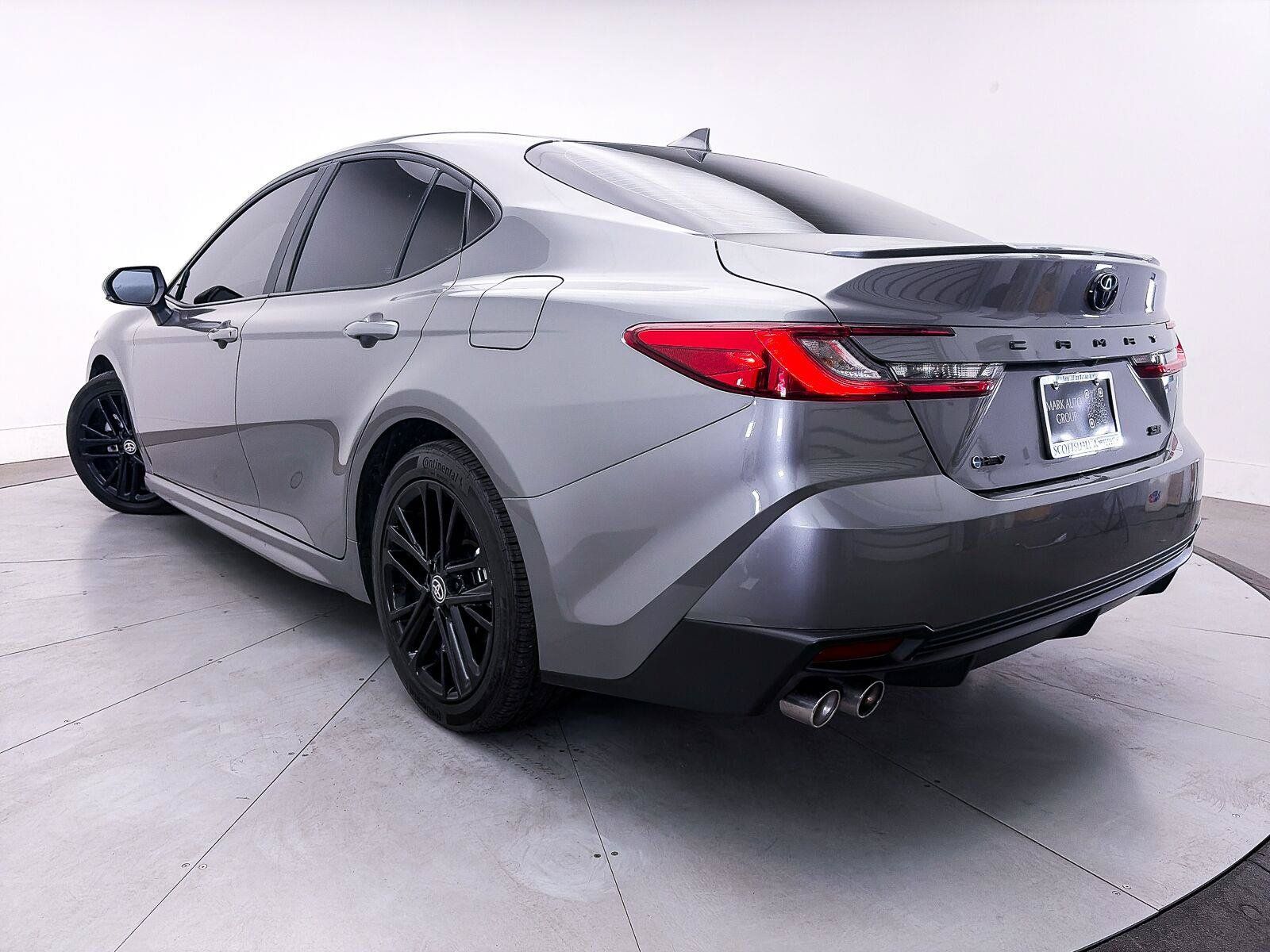 Used 2026 Toyota Camry SE w/ Convenience Package FWD image 2