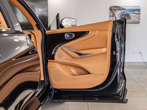 New 2026 Aston Martin DBX 707 image 41