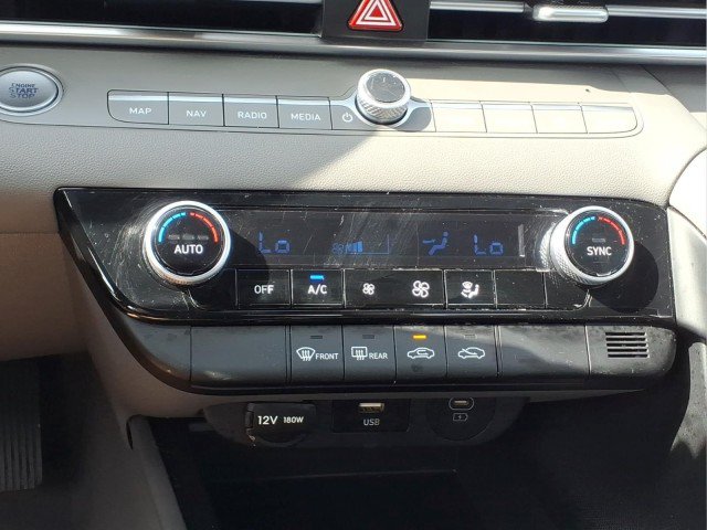 Used 2024 Hyundai Elantra SEL FWD image 20