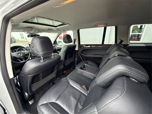 Used 2018 Mercedes-Benz GLS 450 4MATIC image 40