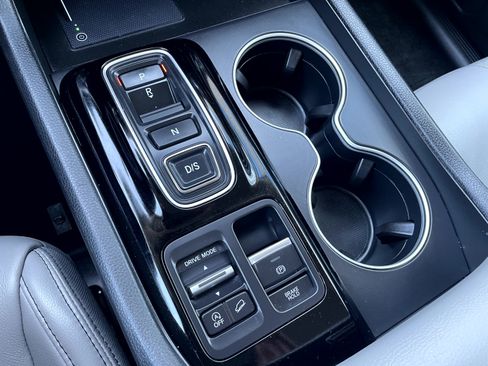 Certified 2023 Honda Pilot Touring image 21