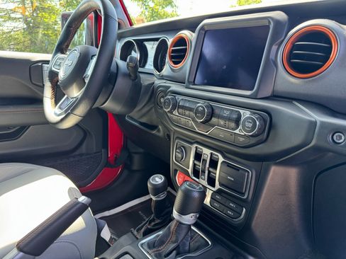 Used 2021 Jeep Gladiator Mojave w/ Uconnect 4C Nav & Sound Group image 24