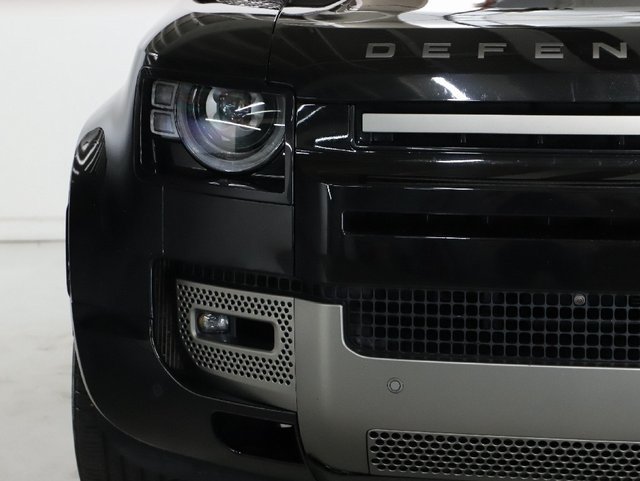 Used 2023 Land Rover Defender 130 X-Dynamic SE AWD/4WD image 46