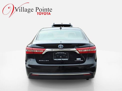Used 2018 Toyota Avalon Limited w/ All Weather Liner Package image 5