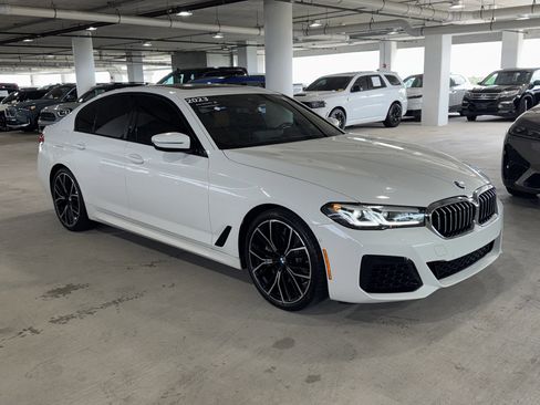 Used 2023 BMW 540i w/ M Sport Package RWD image 2