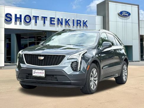 Used 2019 Cadillac XT4 Sport w/ Cold Weather Package FWD image 3