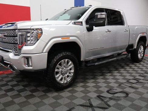 Used 2022 GMC Sierra 3500 Denali w/ Denali Ultimate Package AWD/4WD image 3