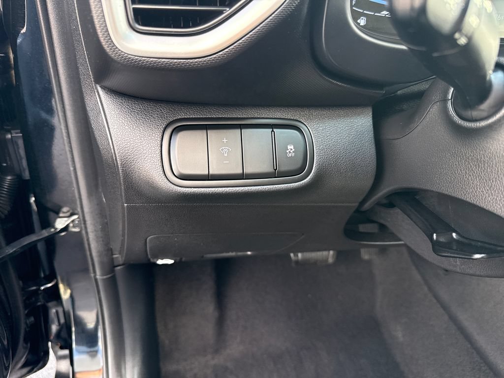 Certified 2024 Hyundai Venue SEL FWD image 15