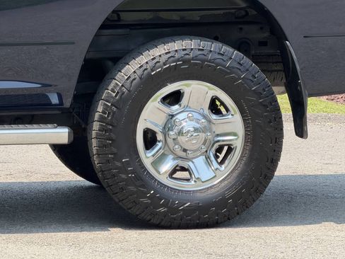 Used 2018 RAM 2500 Tradesman w/ Chrome Appearance Group AWD/4WD image 8