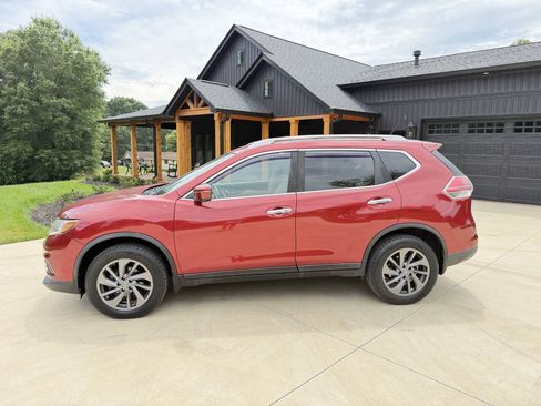 Used 2016 Nissan Rogue SL w/ SL Premium Package AWD/4WD image 2