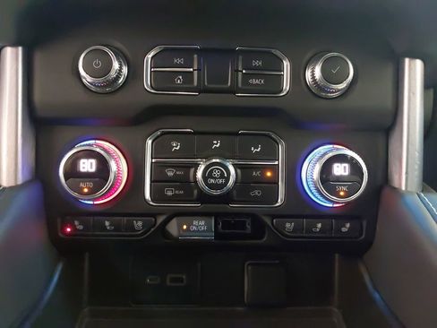 Used 2022 GMC Yukon SLT w/ SLT Luxury Package image 23