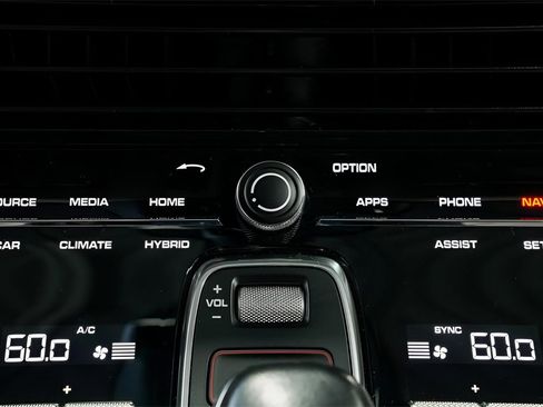 Used 2020 Porsche Panamera 4 image 44