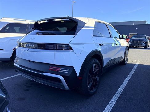 New 2026 Hyundai Ioniq 5 SE image 2